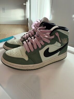 Nike Air Jordan 1 Mid Dutch Green size 6.5